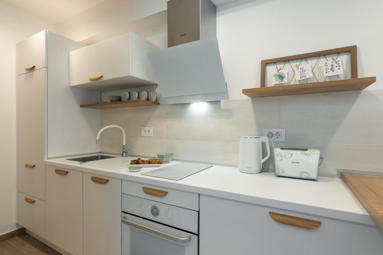 Apartment Norah With Private Parking PUY Exterior foto