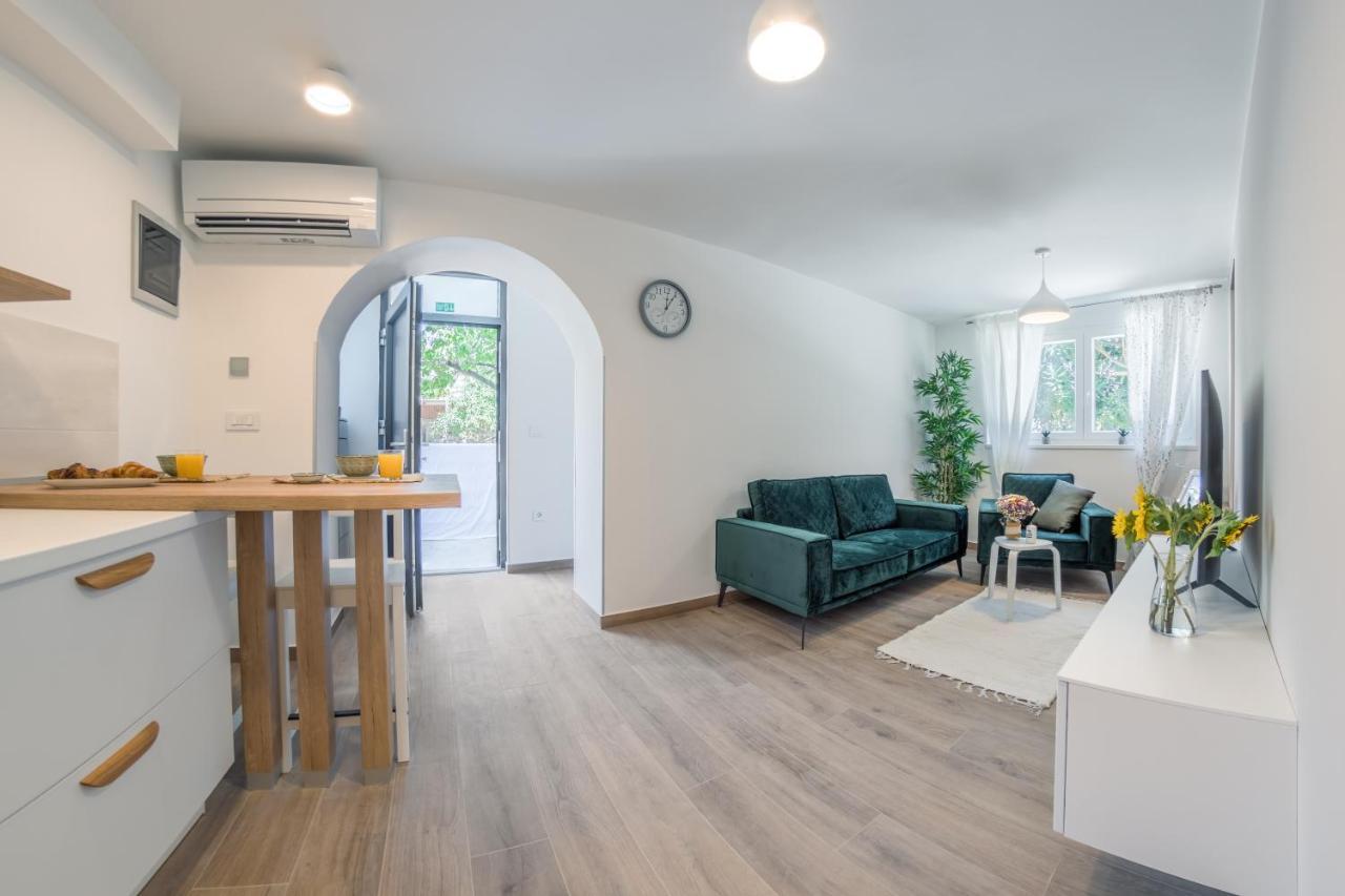 Apartment Norah With Private Parking PUY Exterior foto